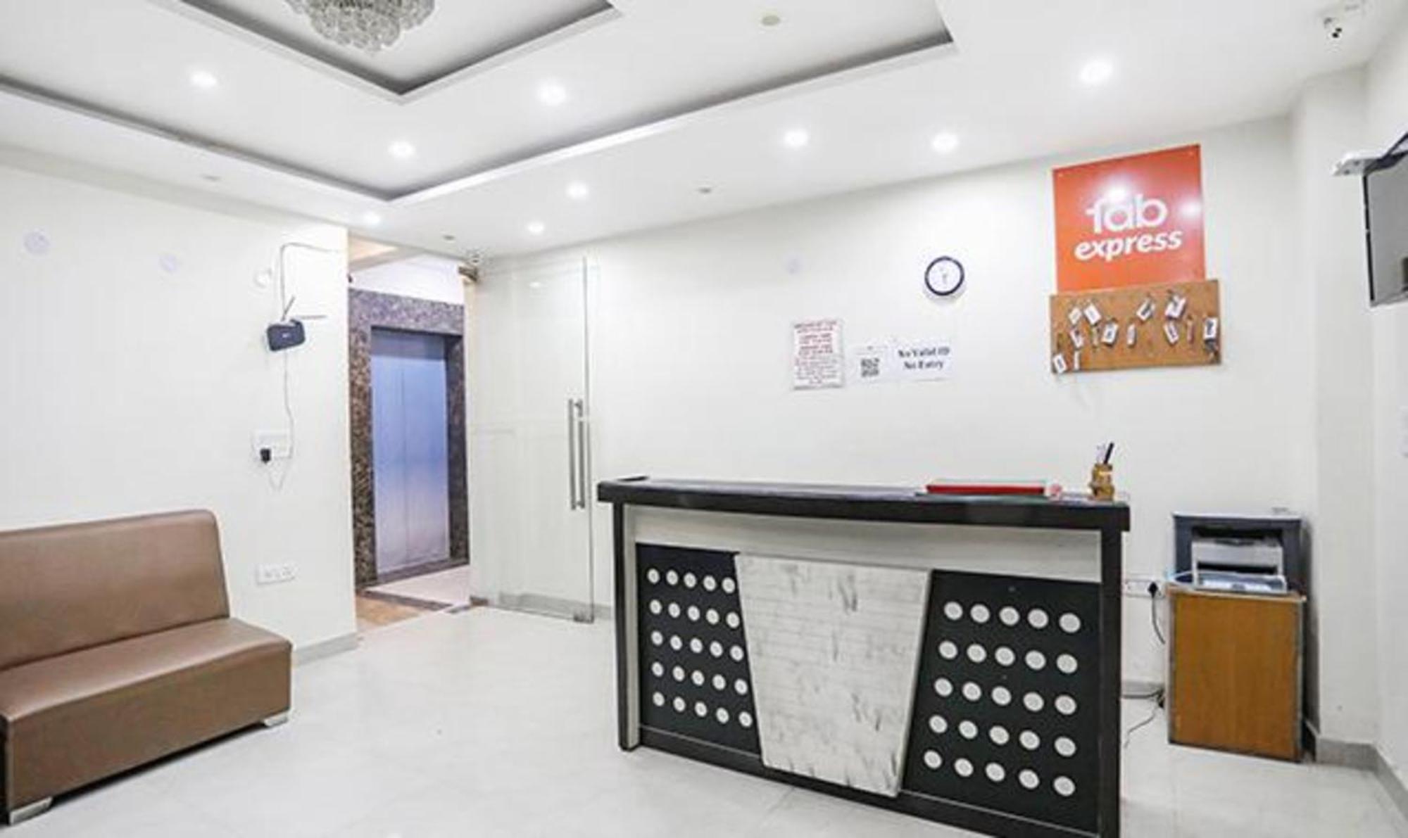 Fabhotel Royal Stay I Greater Noida Exteriör bild