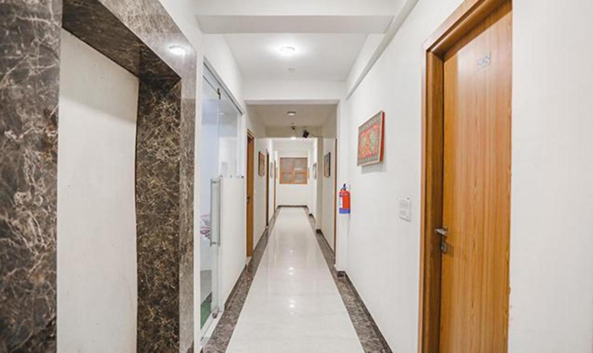 Fabhotel Royal Stay I Greater Noida Exteriör bild