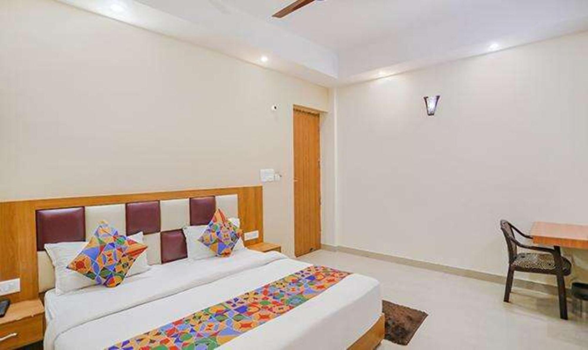 Fabhotel Royal Stay I Greater Noida Exteriör bild