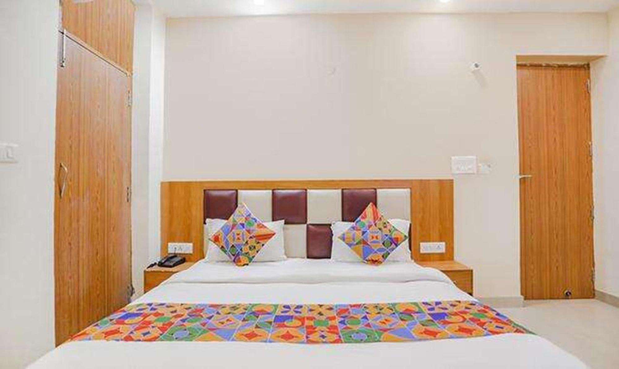 Fabhotel Royal Stay I Greater Noida Exteriör bild