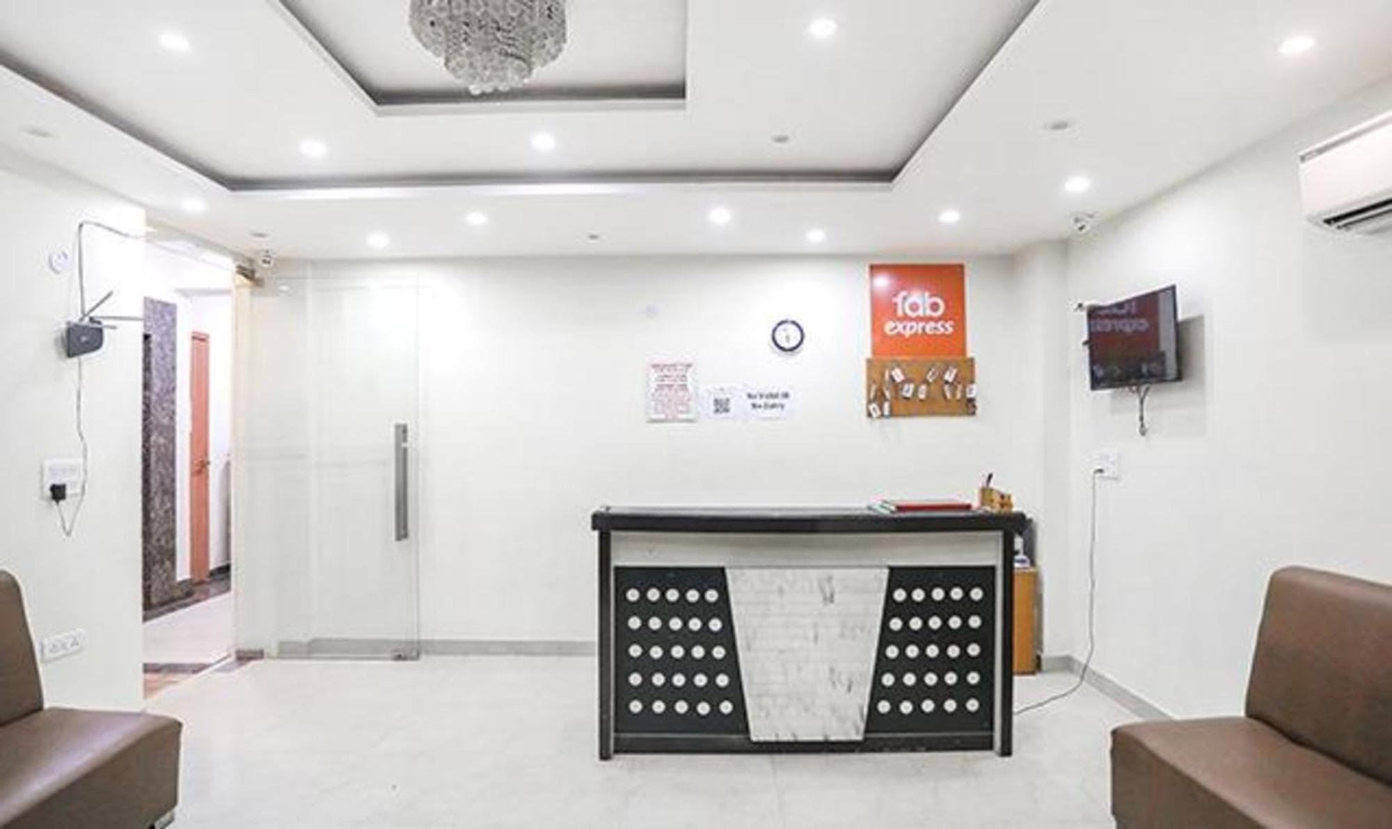 Fabhotel Royal Stay I Greater Noida Exteriör bild
