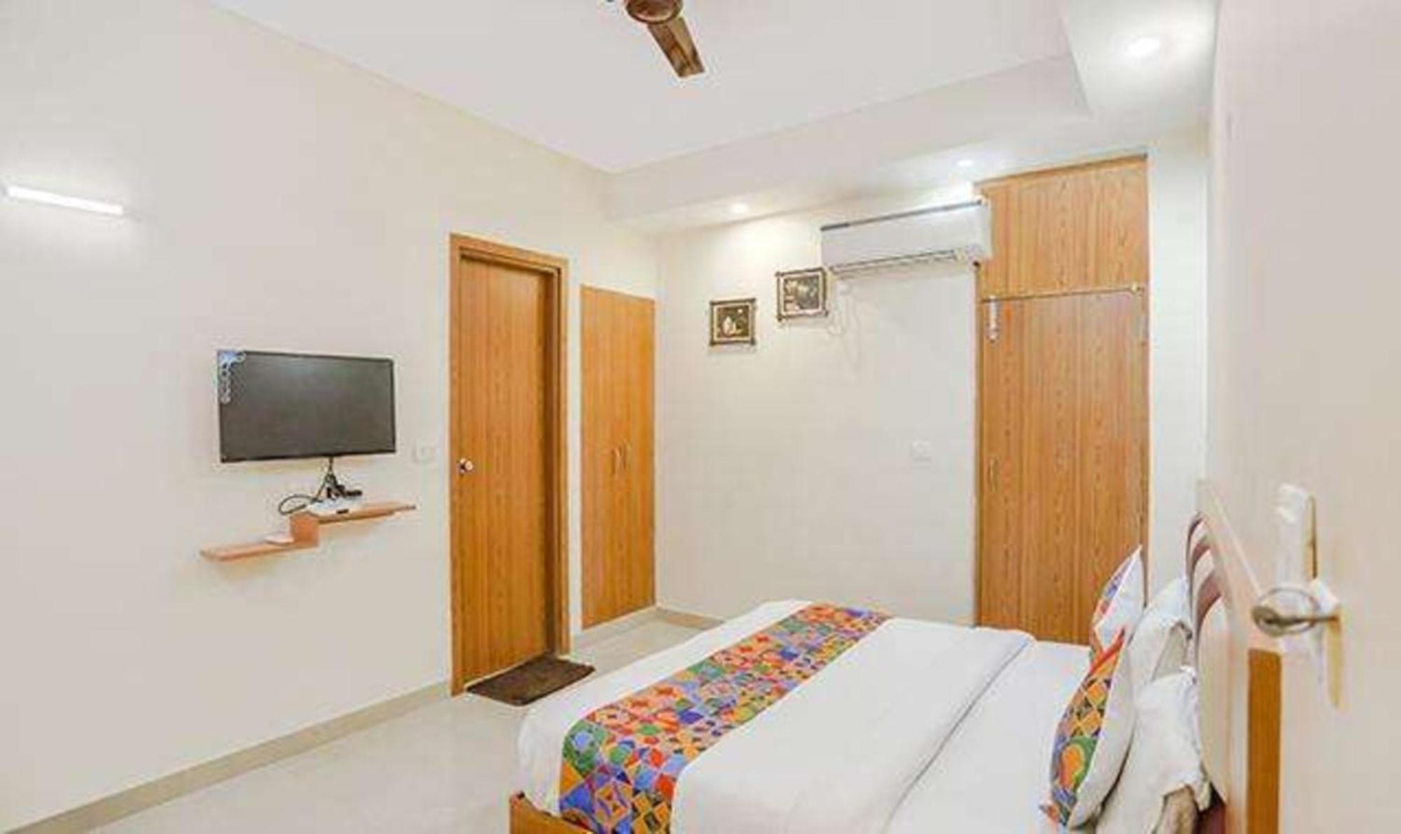 Fabhotel Royal Stay I Greater Noida Exteriör bild